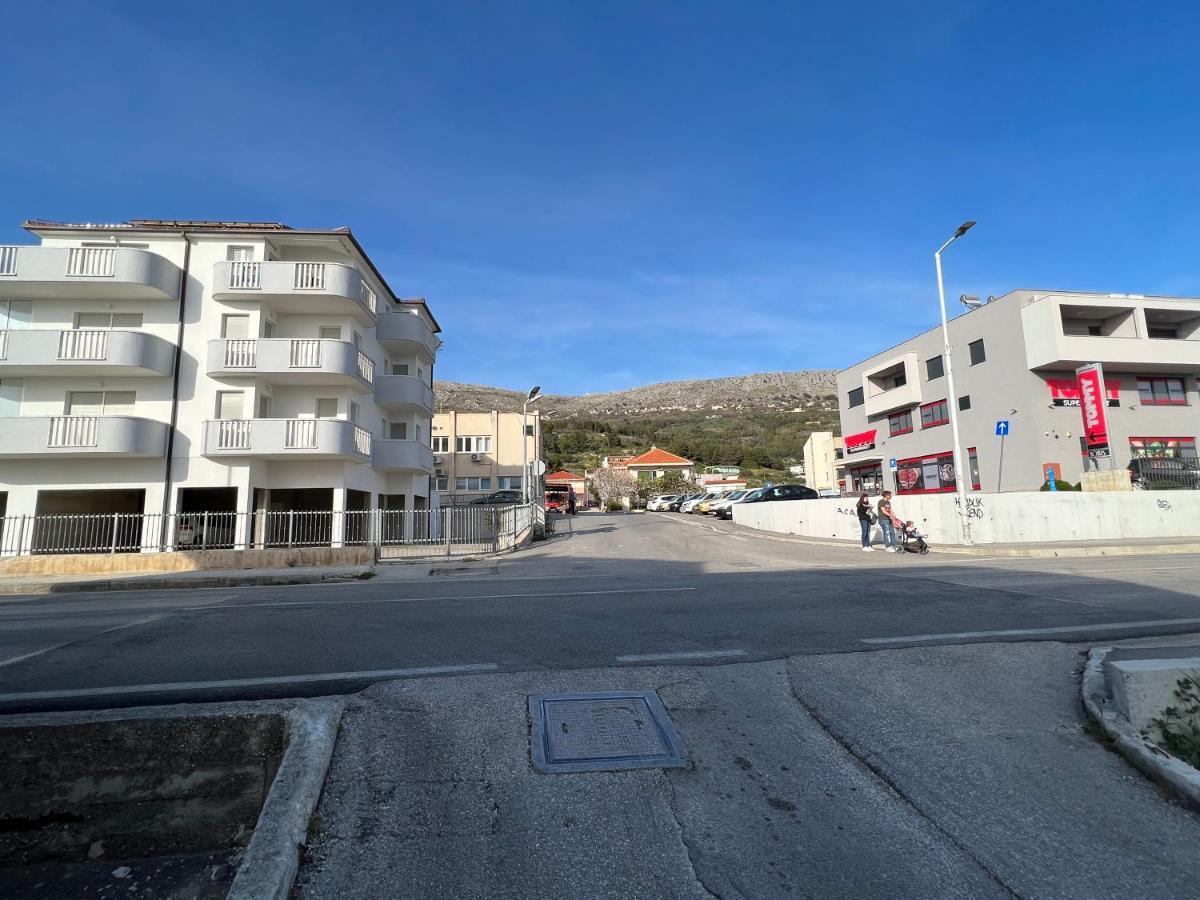 Apartments Lucia Подстрана Экстерьер фото