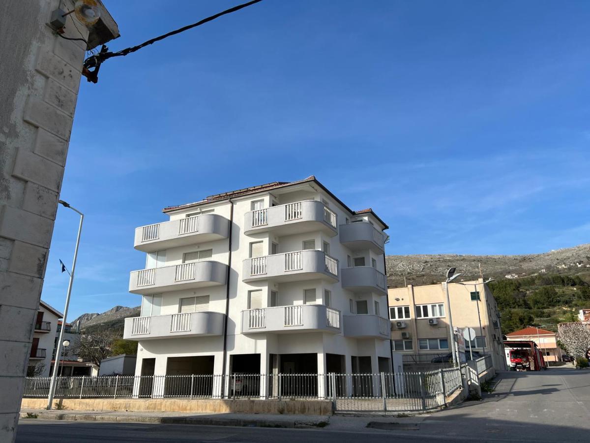 Apartments Lucia Подстрана Экстерьер фото