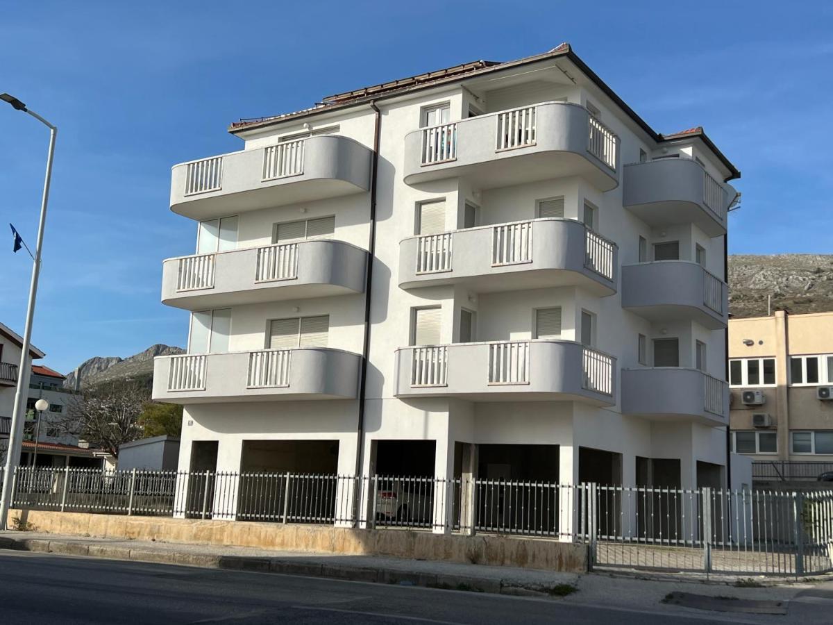 Apartments Lucia Подстрана Экстерьер фото
