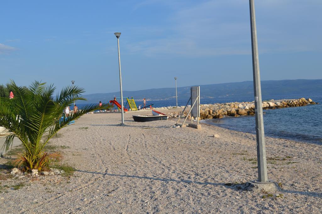 Apartments Lucia Подстрана Экстерьер фото