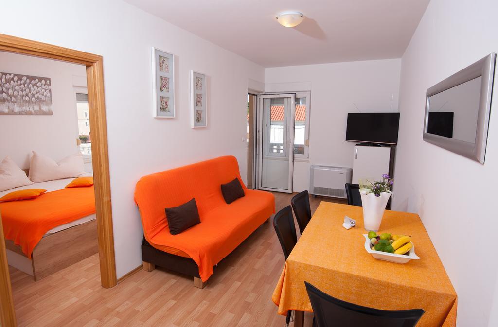 Apartments Lucia Подстрана Экстерьер фото