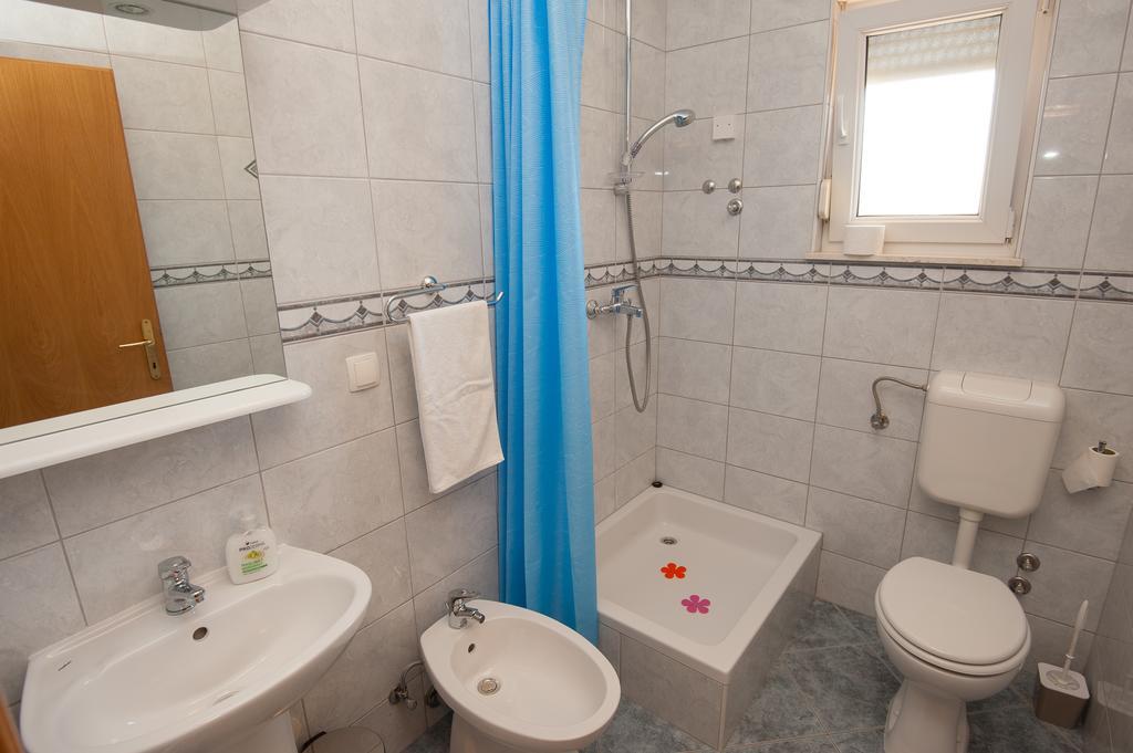 Apartments Lucia Подстрана Экстерьер фото