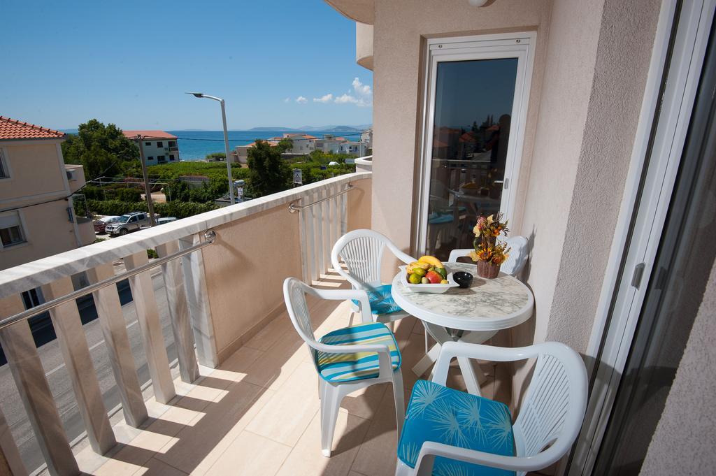 Apartments Lucia Подстрана Экстерьер фото